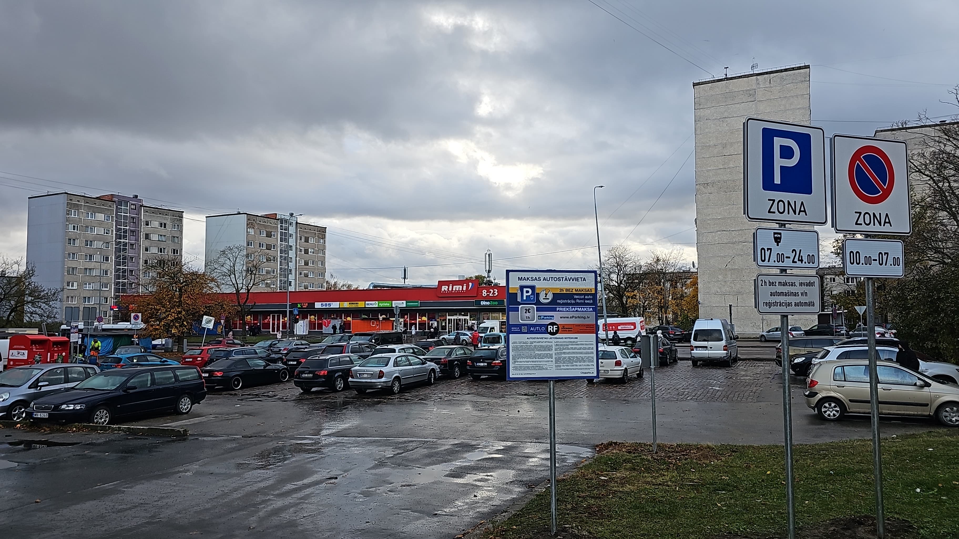 Stāvvietas fotogrāfija